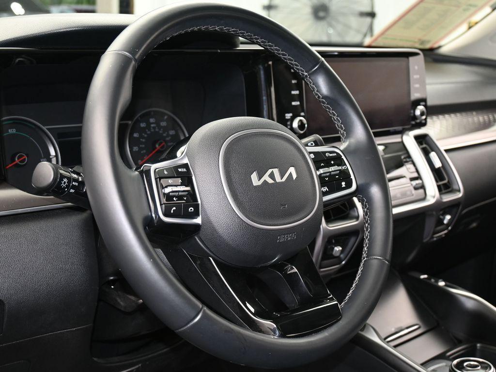 used 2022 Kia Sorento Hybrid car, priced at $28,660