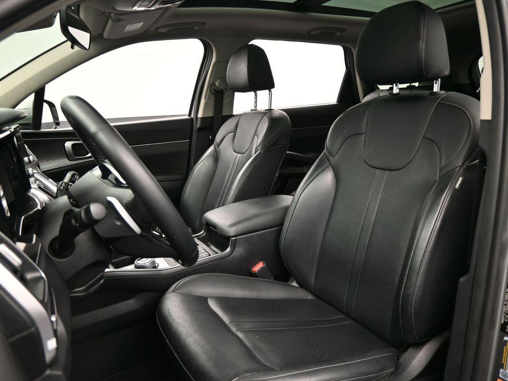 used 2022 Kia Sorento Hybrid car, priced at $28,660