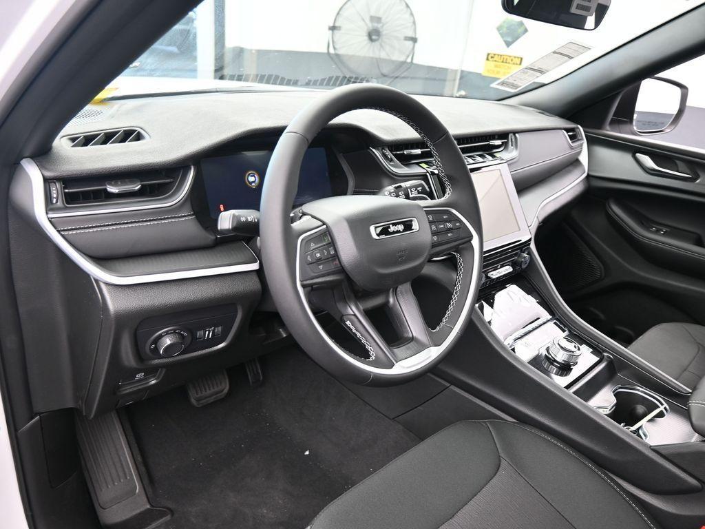 new 2025 Jeep Grand Cherokee car