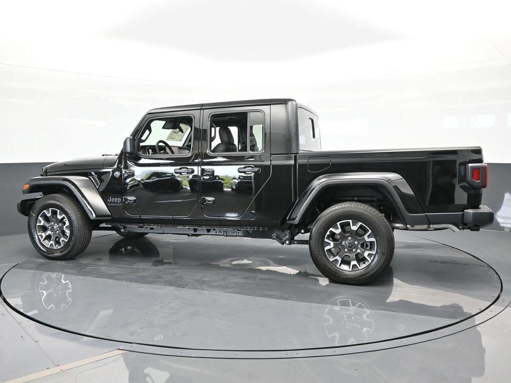 new 2024 Jeep Gladiator car, priced at $42,294