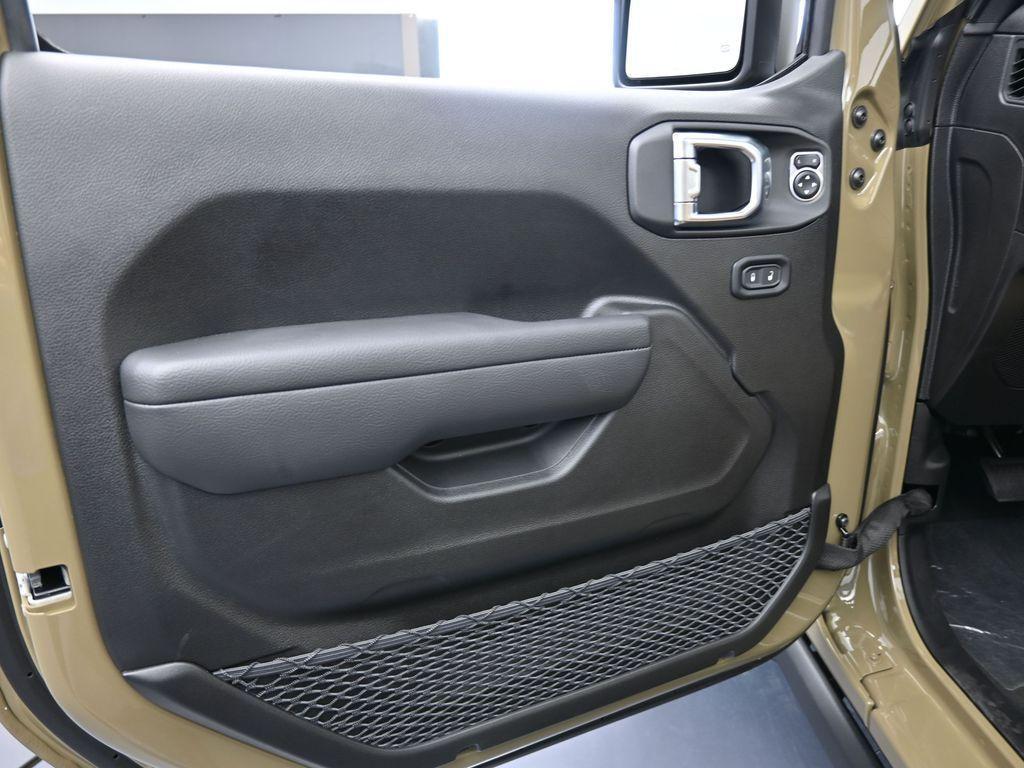 new 2025 Jeep Wrangler 4xe car