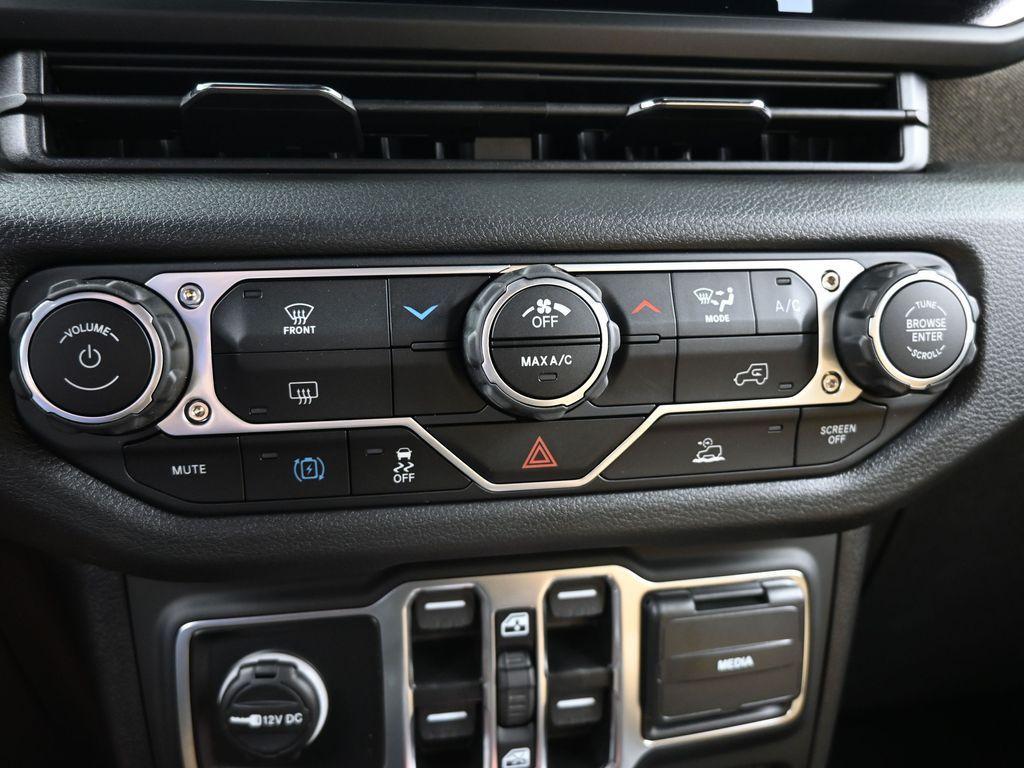 new 2025 Jeep Wrangler 4xe car