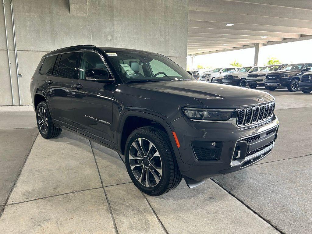 new 2024 Jeep Grand Cherokee L car, priced at $70,577