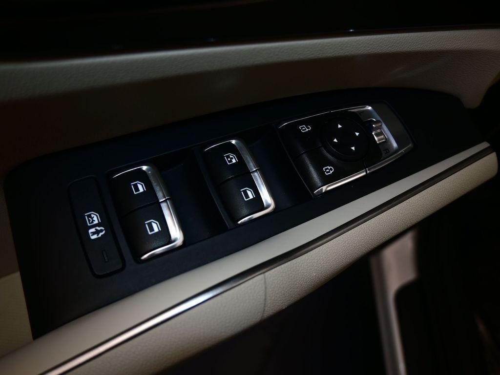 used 2024 Kia Sorento car, priced at $29,895