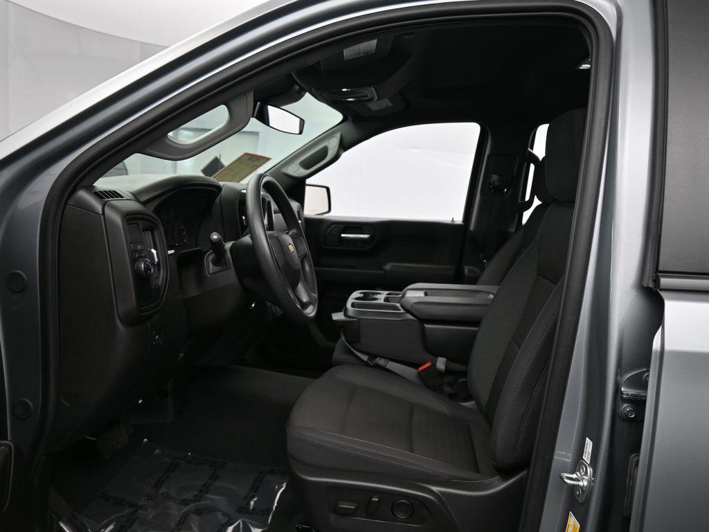 used 2025 Chevrolet Silverado 1500 car, priced at $34,995