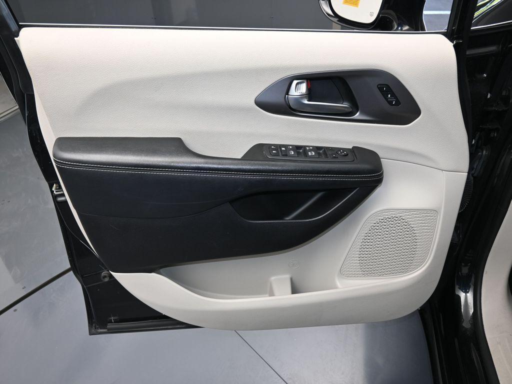 used 2022 Chrysler Pacifica car, priced at $18,991