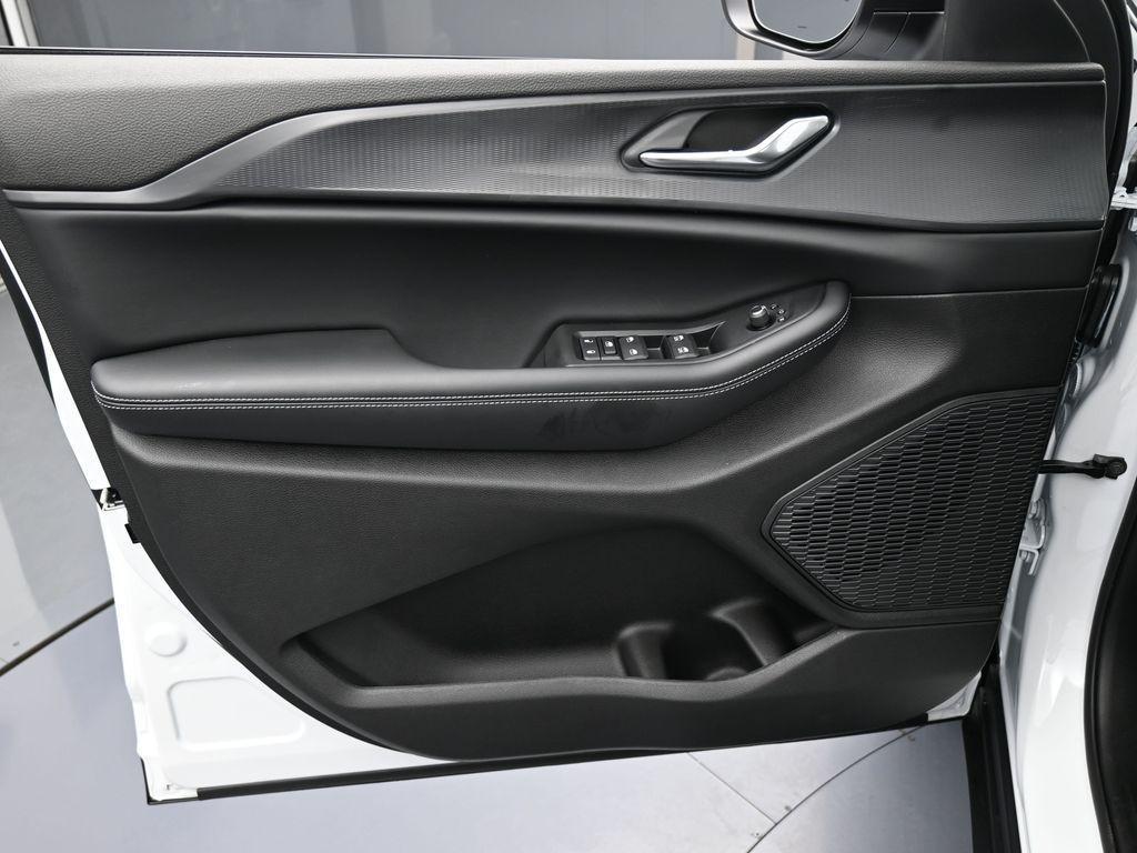 new 2025 Jeep Grand Cherokee car