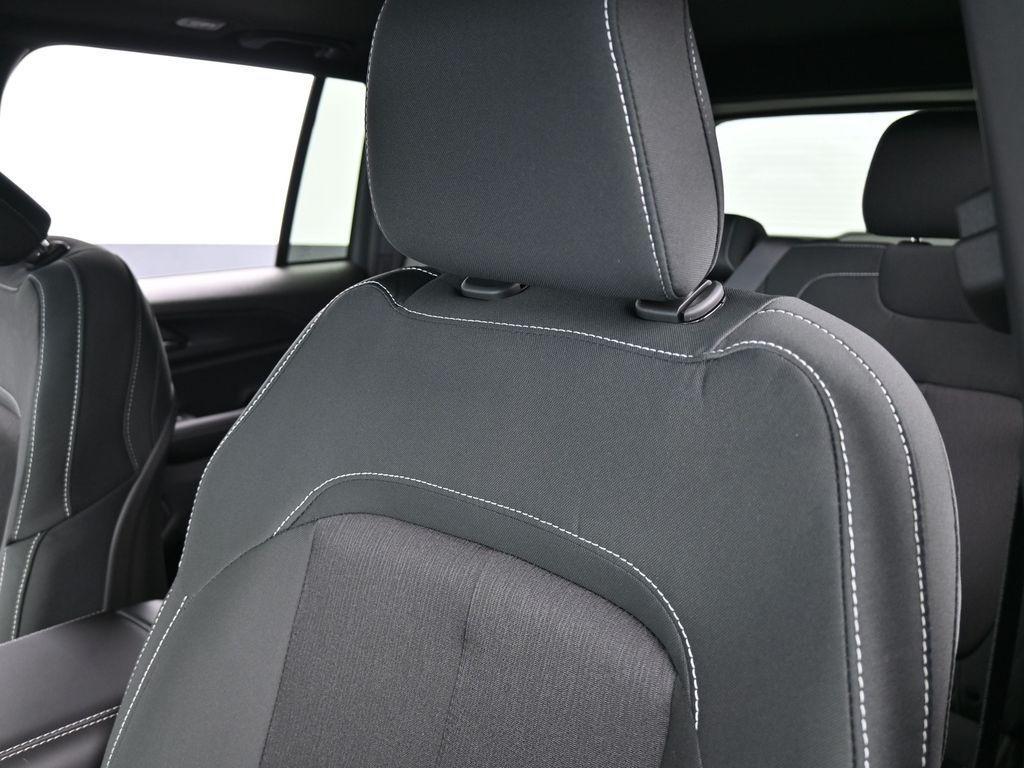 new 2025 Jeep Grand Cherokee car