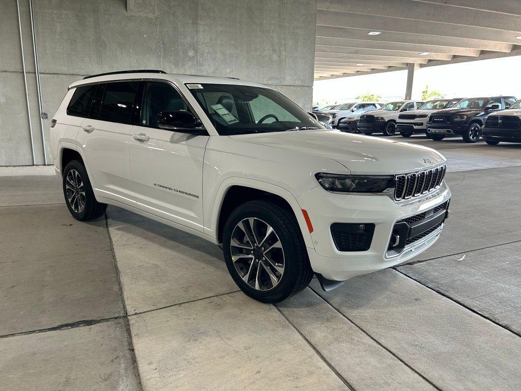 new 2024 Jeep Grand Cherokee L car, priced at $51,174