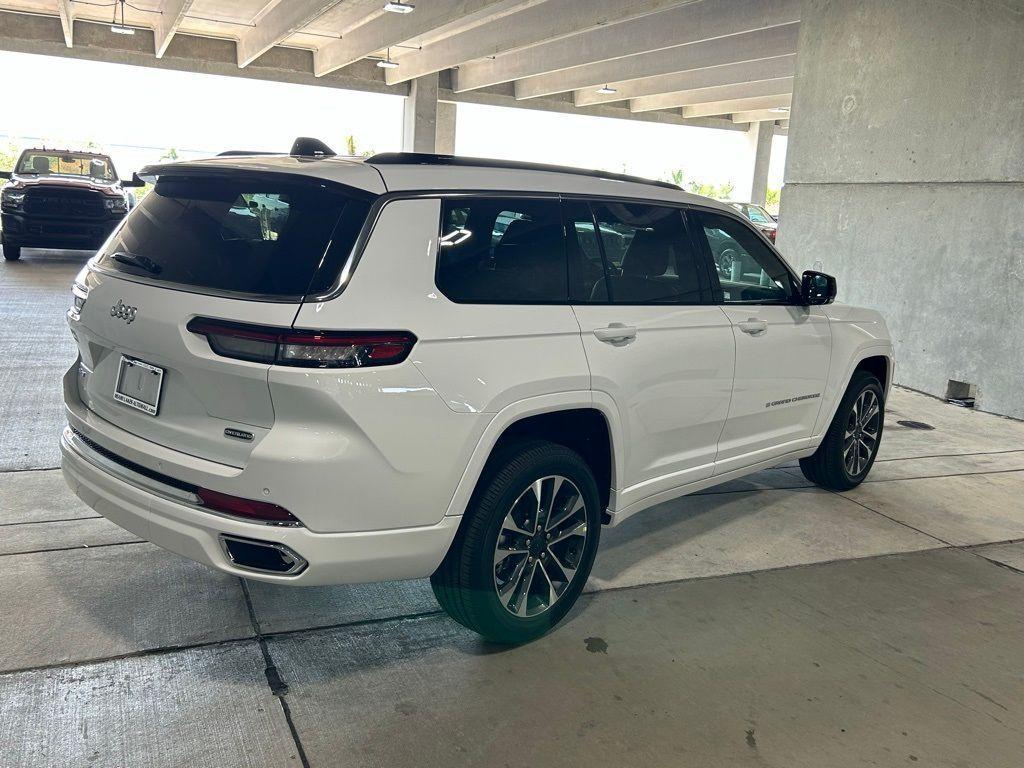 new 2024 Jeep Grand Cherokee L car, priced at $51,174