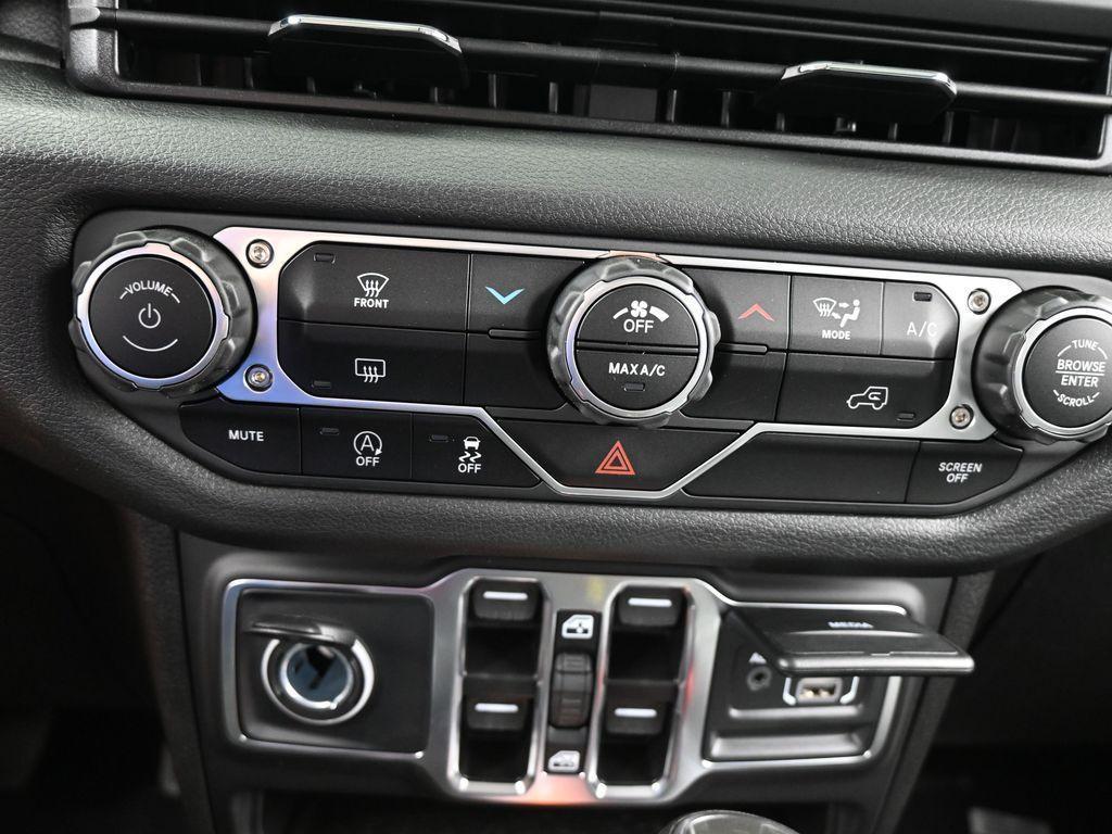new 2025 Jeep Wrangler car, priced at $43,374