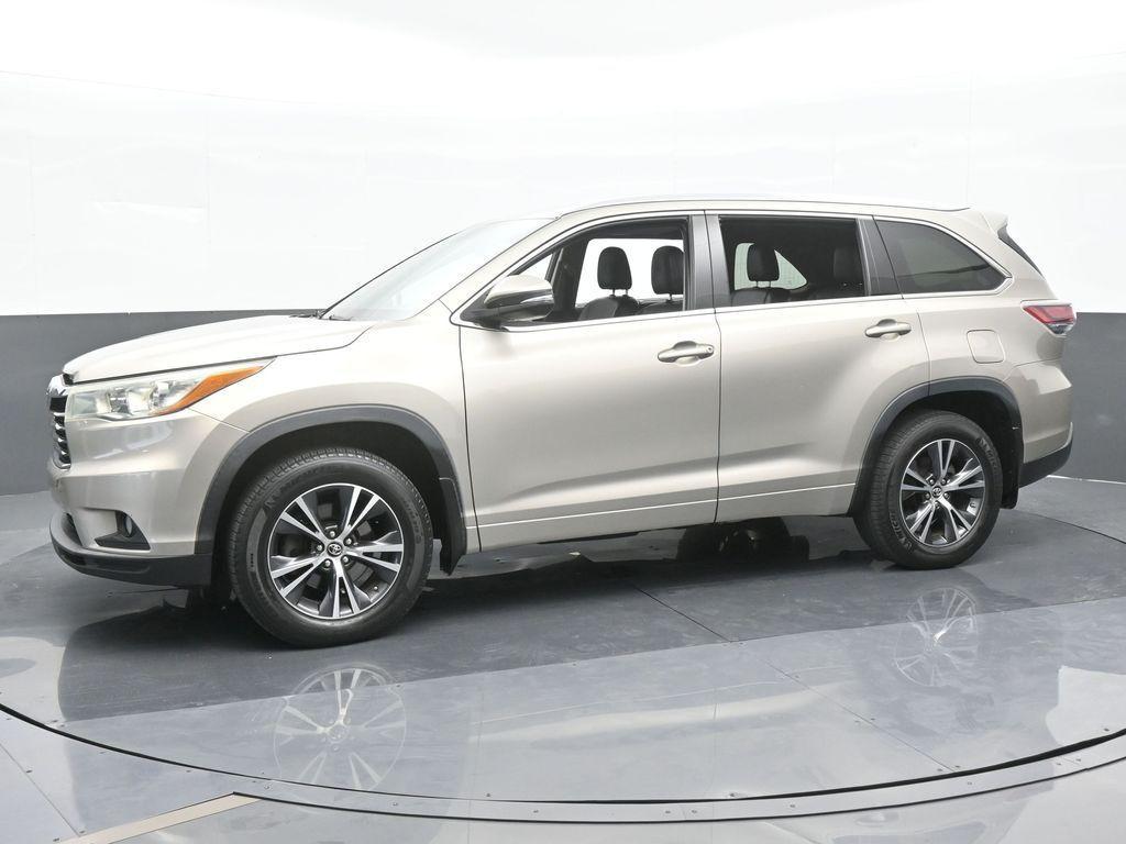 used 2016 Toyota Highlander car, priced at $21,350