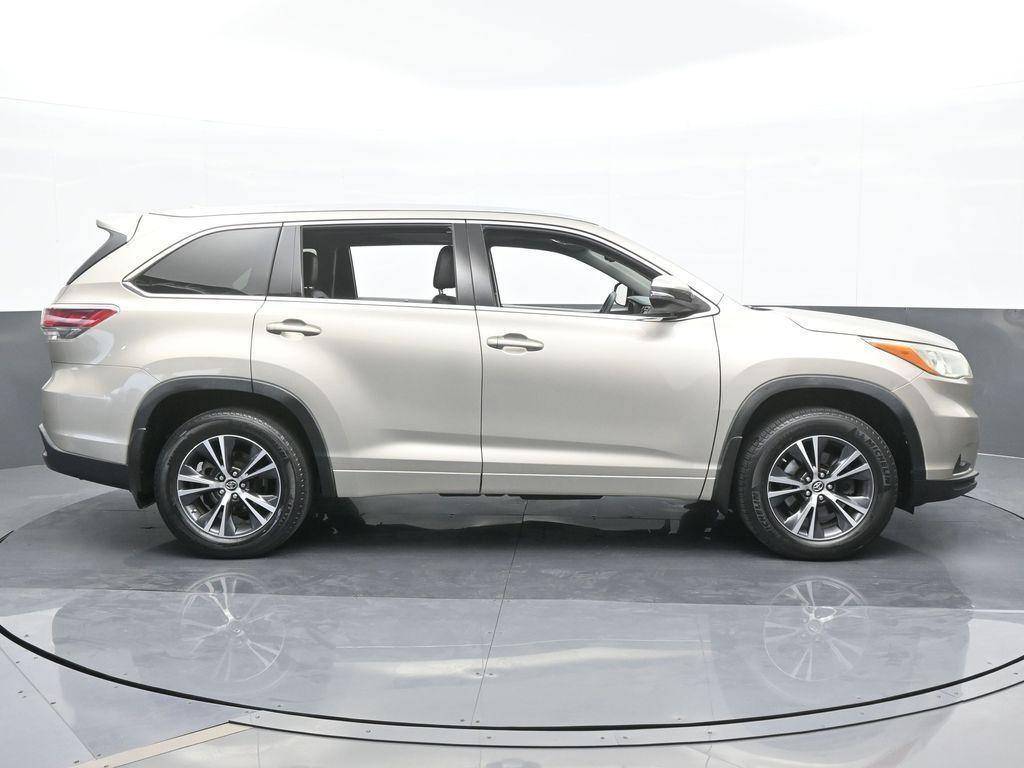 used 2016 Toyota Highlander car, priced at $21,350