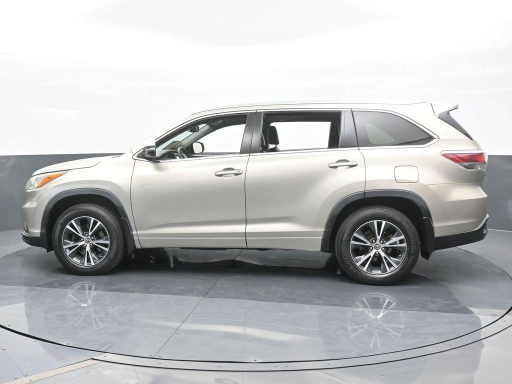 used 2016 Toyota Highlander car, priced at $21,350