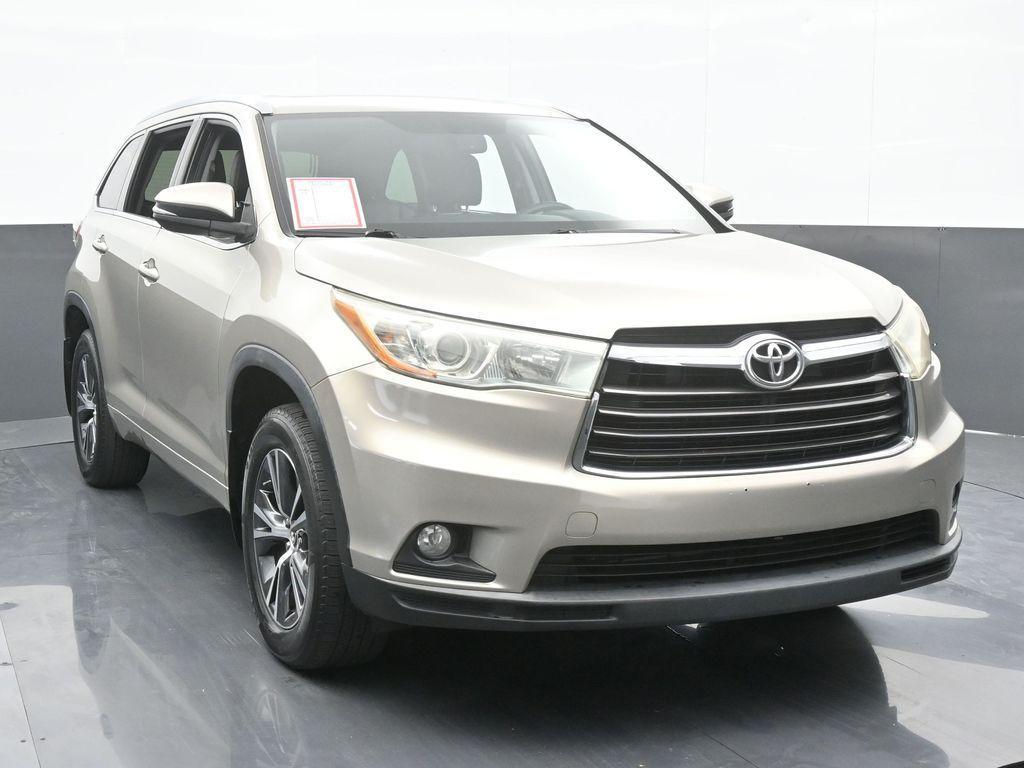 used 2016 Toyota Highlander car, priced at $21,350