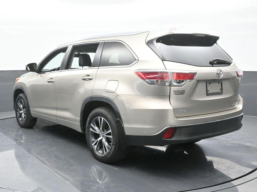 used 2016 Toyota Highlander car, priced at $21,350