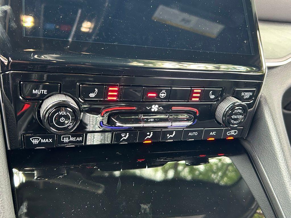 new 2025 Jeep Grand Cherokee L car