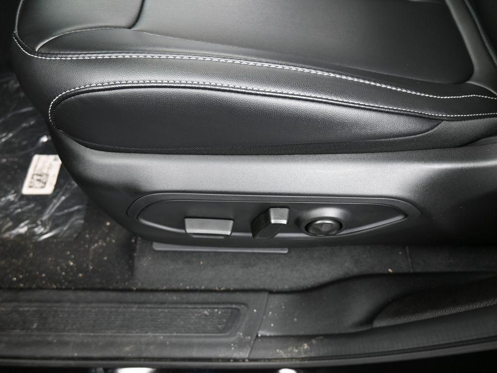 new 2025 Jeep Grand Cherokee L car