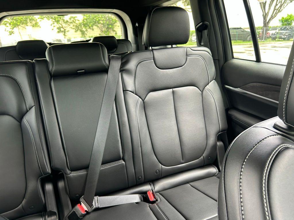 new 2025 Jeep Grand Cherokee L car