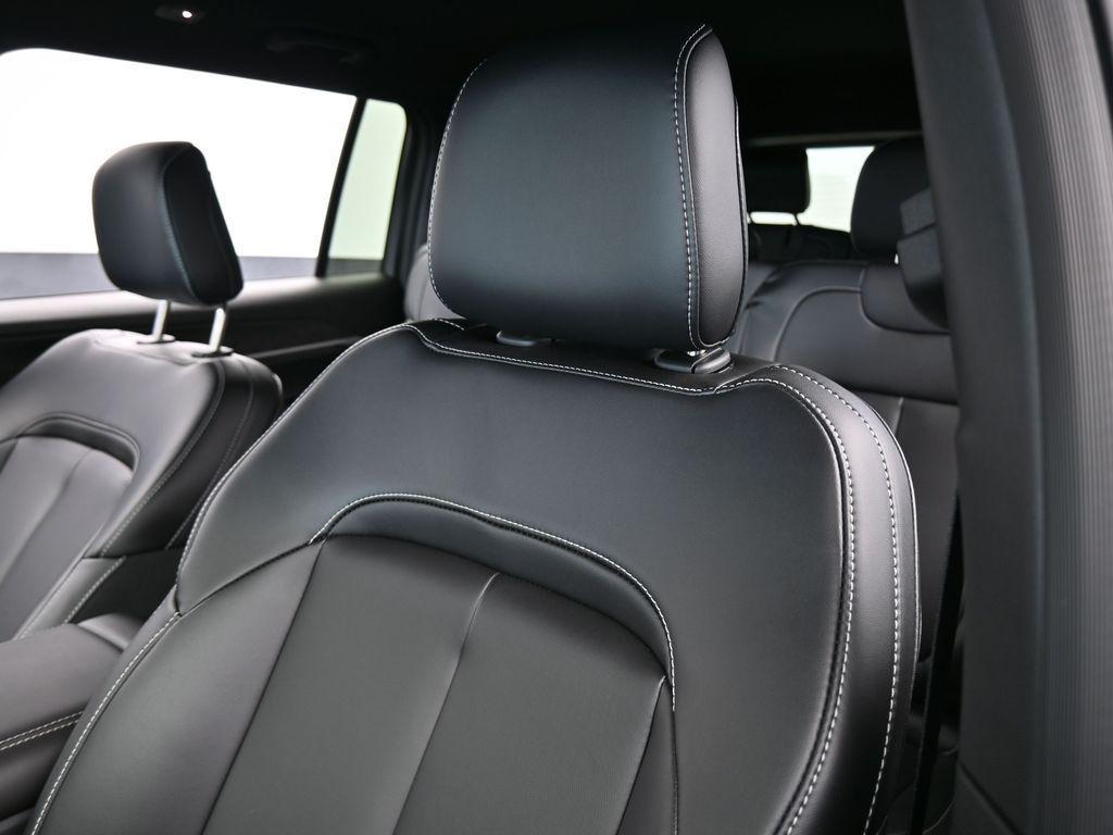 new 2025 Jeep Grand Cherokee L car