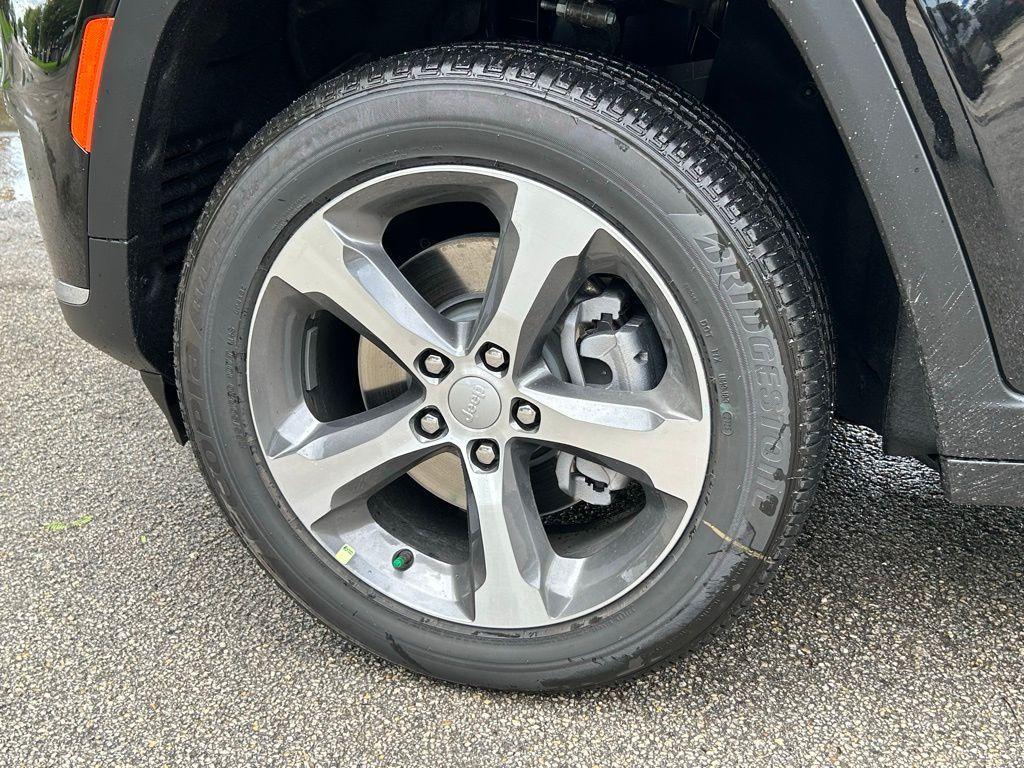 new 2025 Jeep Grand Cherokee L car