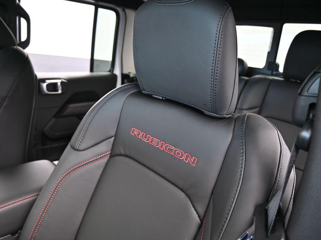 new 2025 Jeep Gladiator car