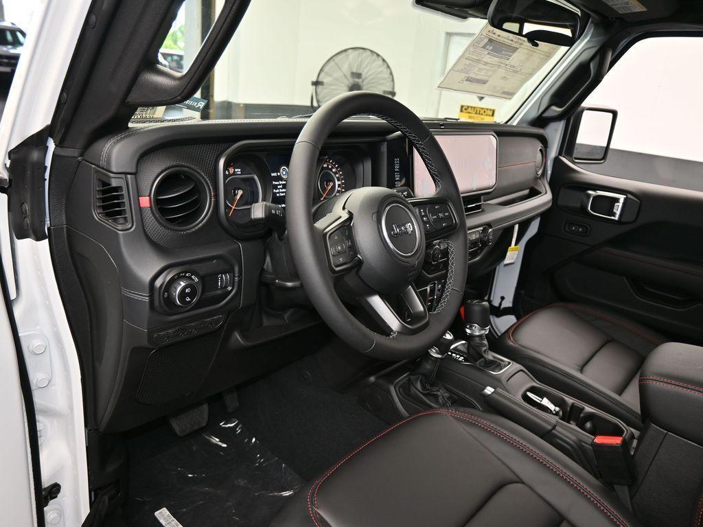 new 2025 Jeep Gladiator car