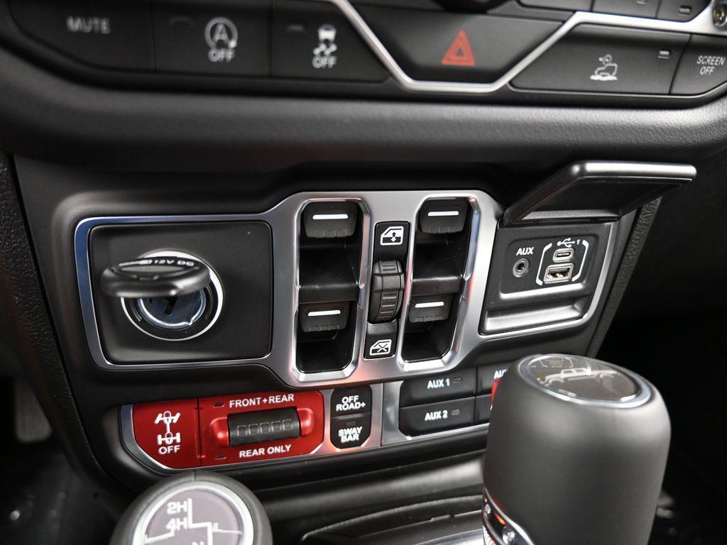 new 2025 Jeep Gladiator car