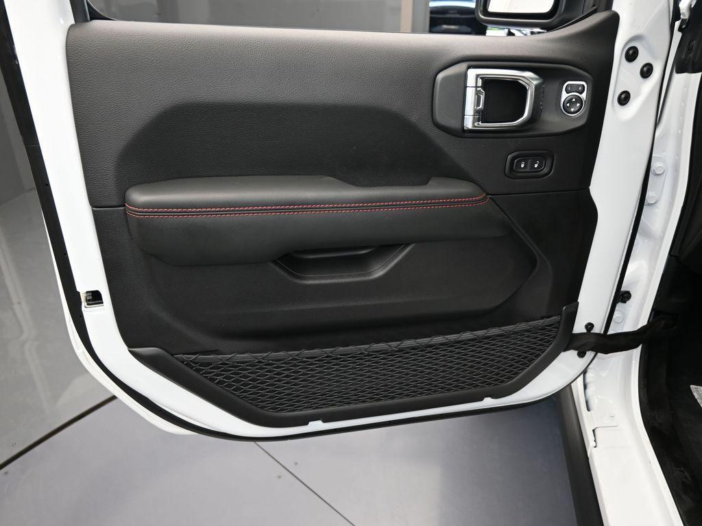 new 2025 Jeep Gladiator car