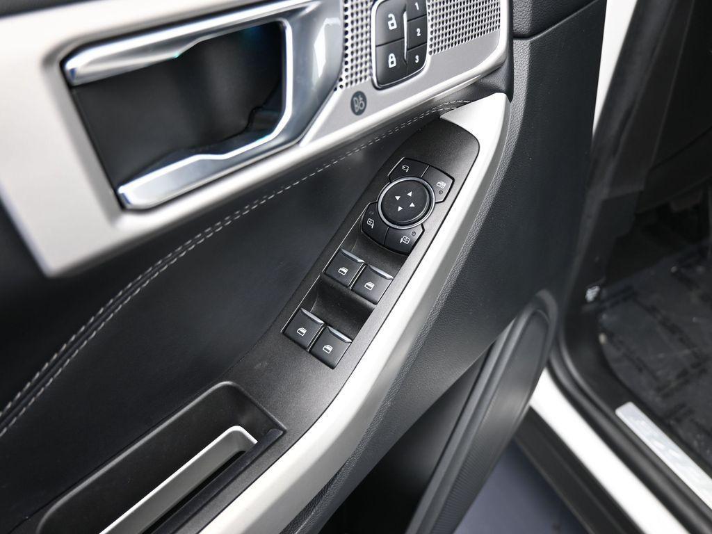 used 2022 Ford Explorer car, priced at $27,658