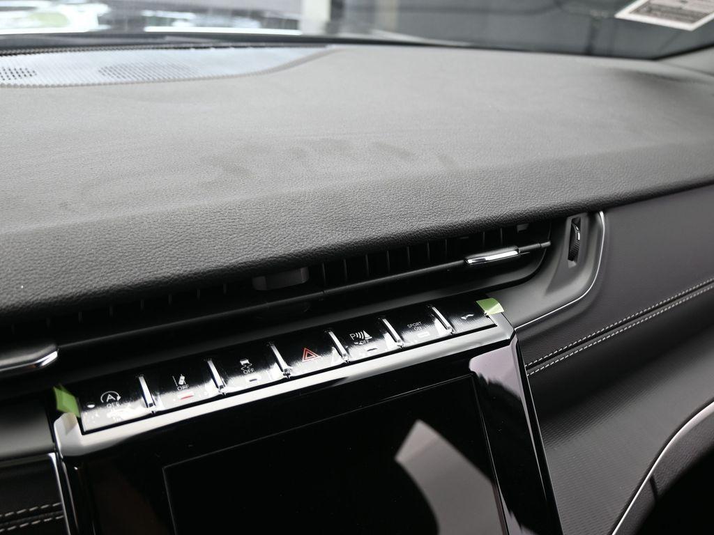 new 2025 Jeep Grand Cherokee car