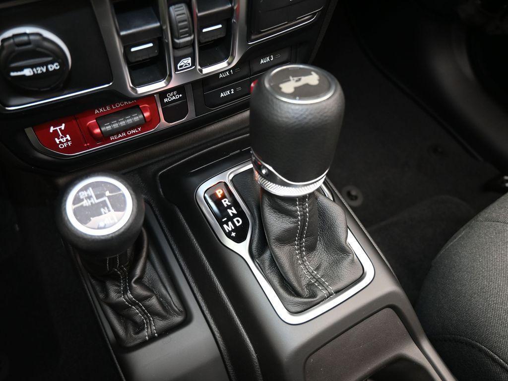 new 2025 Jeep Wrangler car