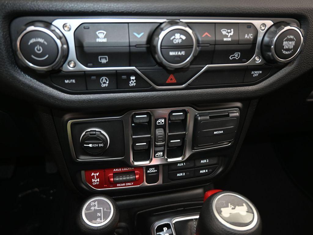 new 2025 Jeep Wrangler car