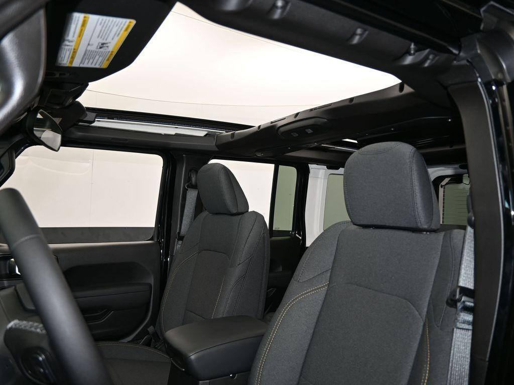 new 2025 Jeep Wrangler car