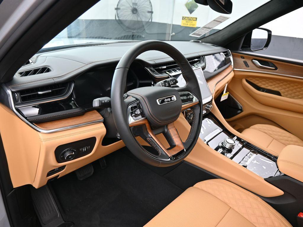 new 2025 Jeep Grand Cherokee L car