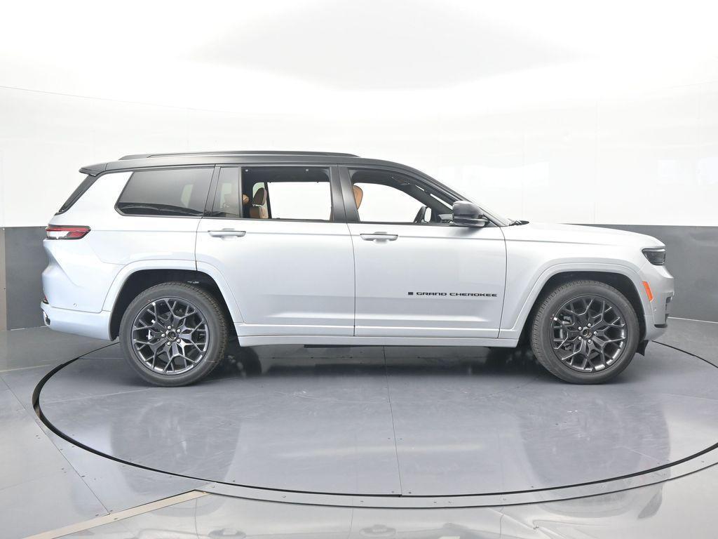 new 2025 Jeep Grand Cherokee L car