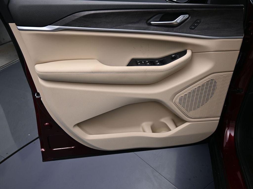 new 2025 Jeep Grand Cherokee L car