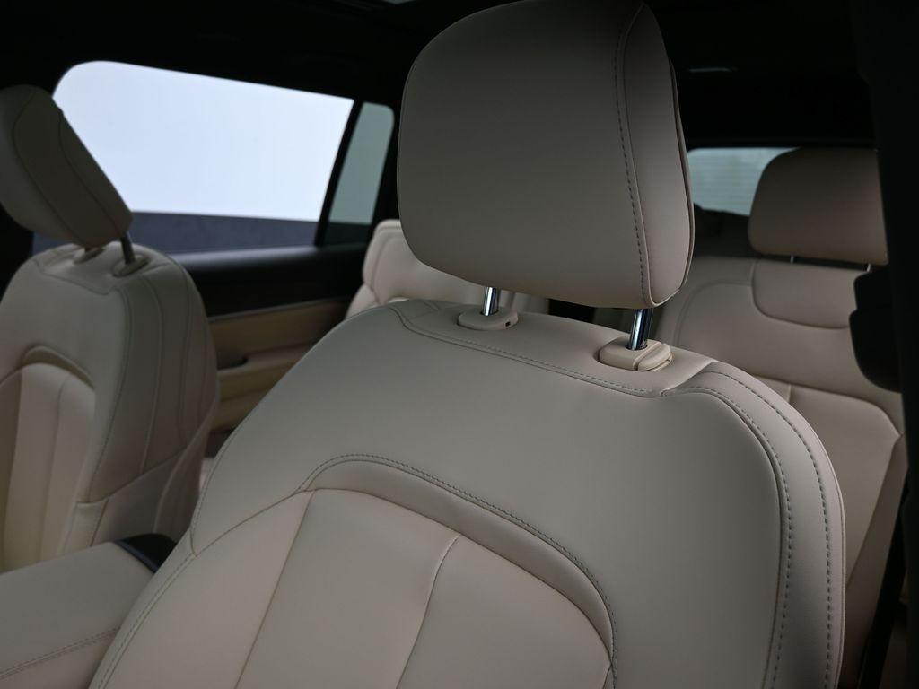 new 2025 Jeep Grand Cherokee L car