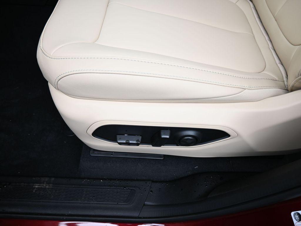 new 2025 Jeep Grand Cherokee L car