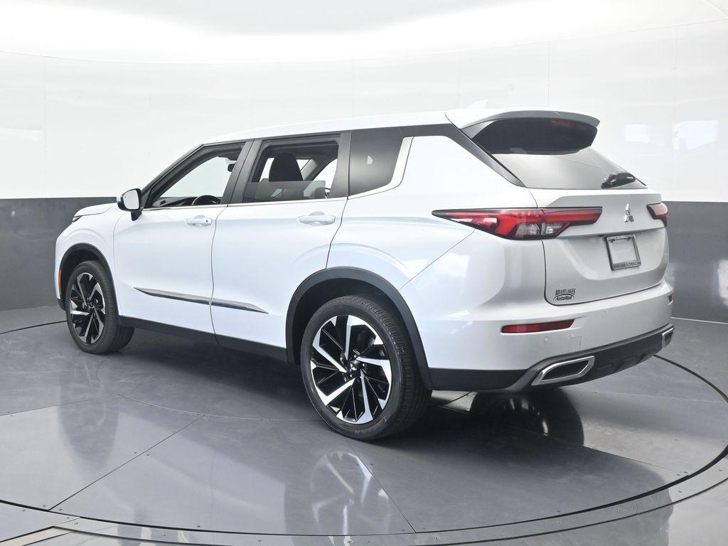 used 2022 Mitsubishi Outlander car, priced at $13,997