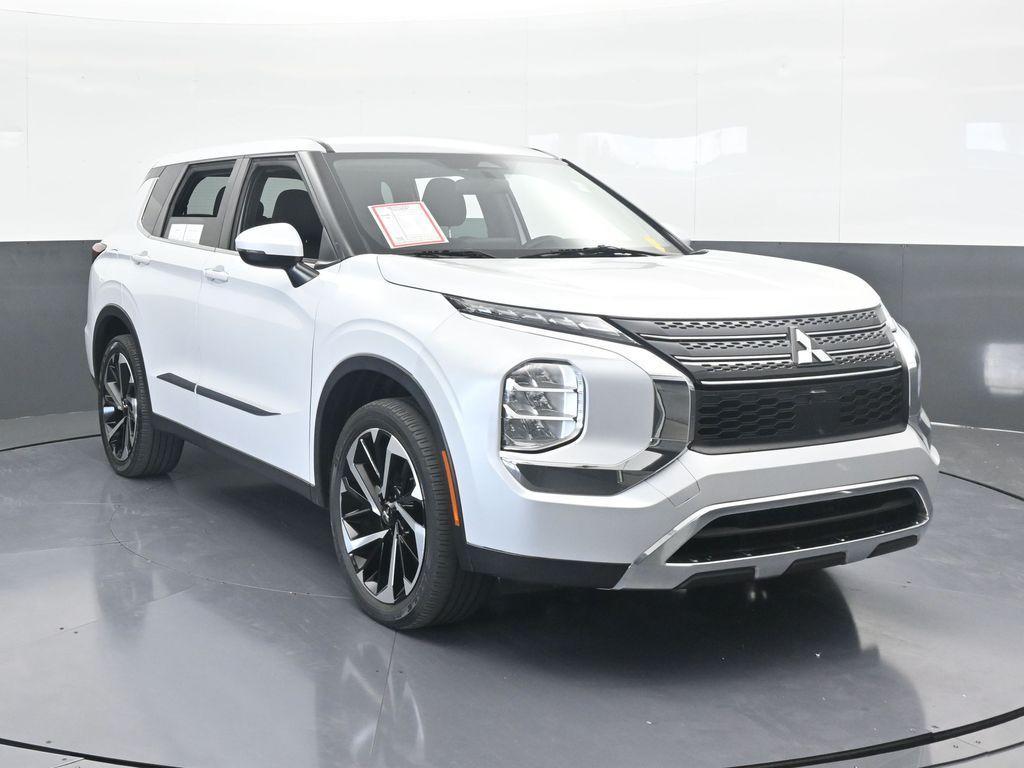 used 2022 Mitsubishi Outlander car, priced at $13,997