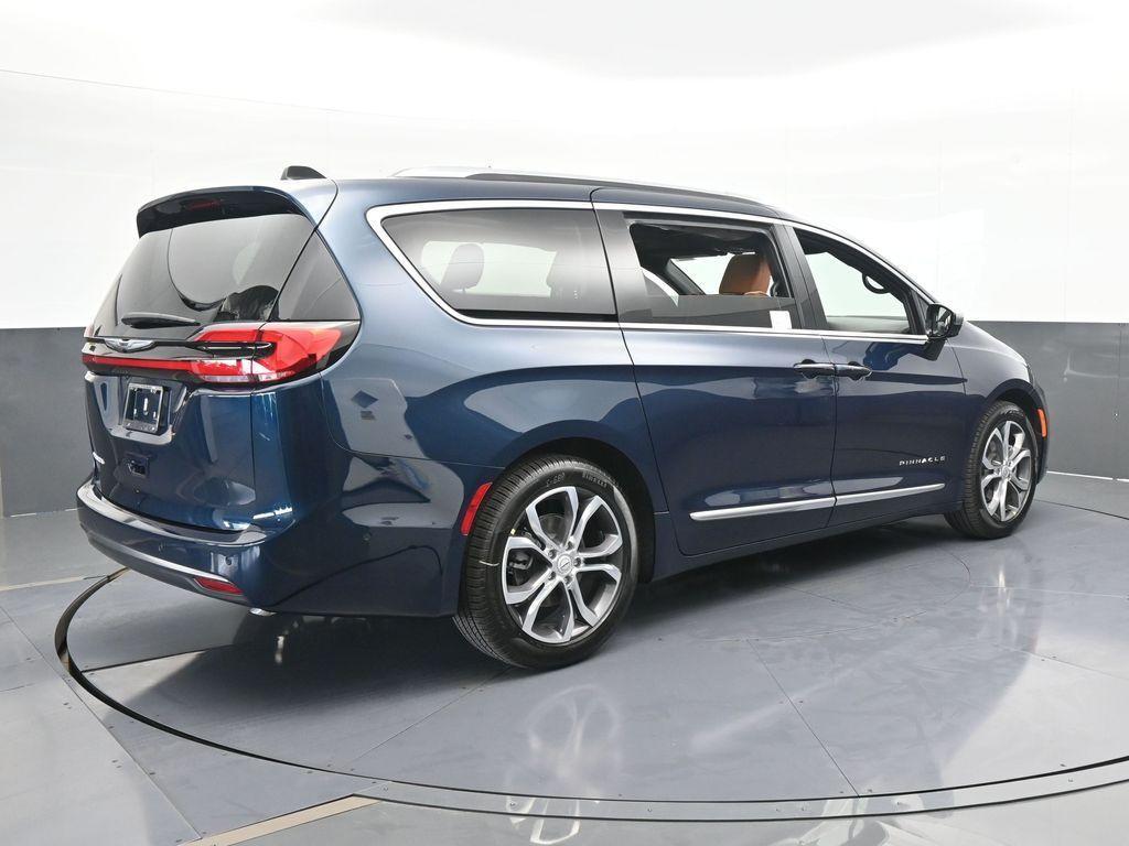 new 2025 Chrysler Pacifica car