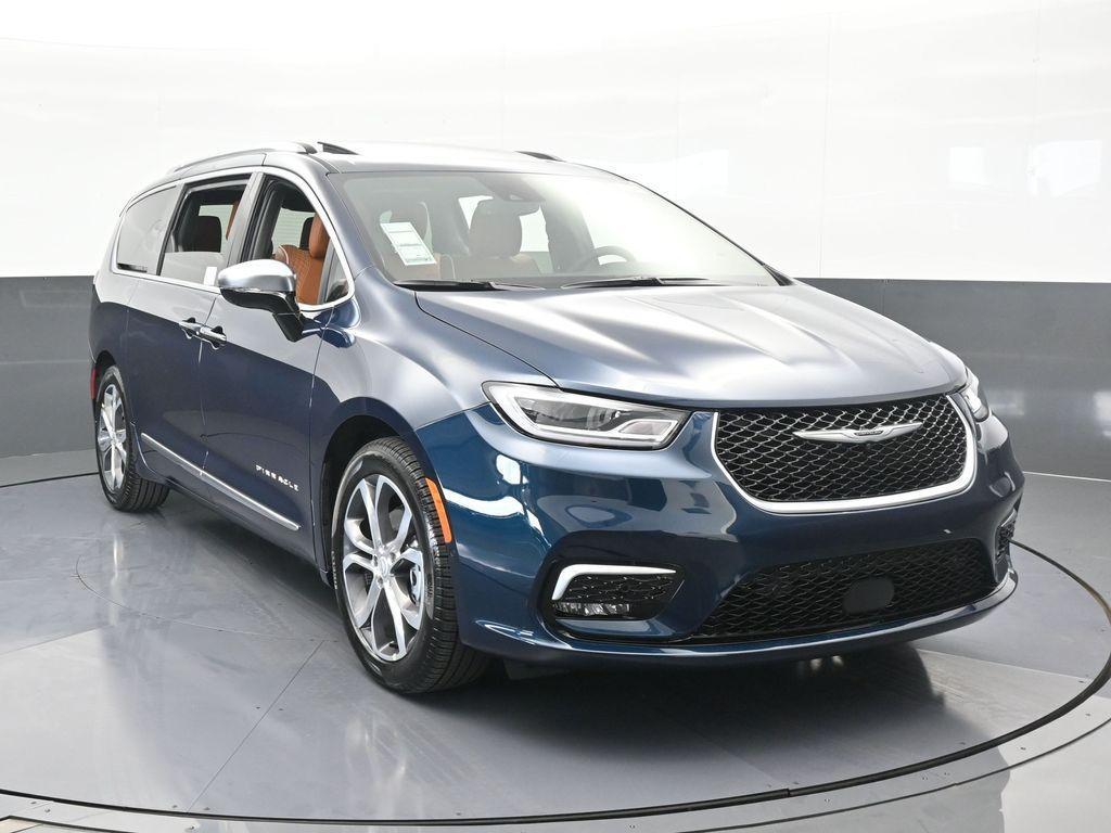 new 2025 Chrysler Pacifica car