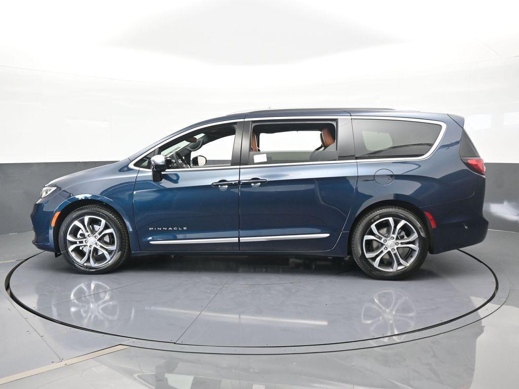 new 2025 Chrysler Pacifica car