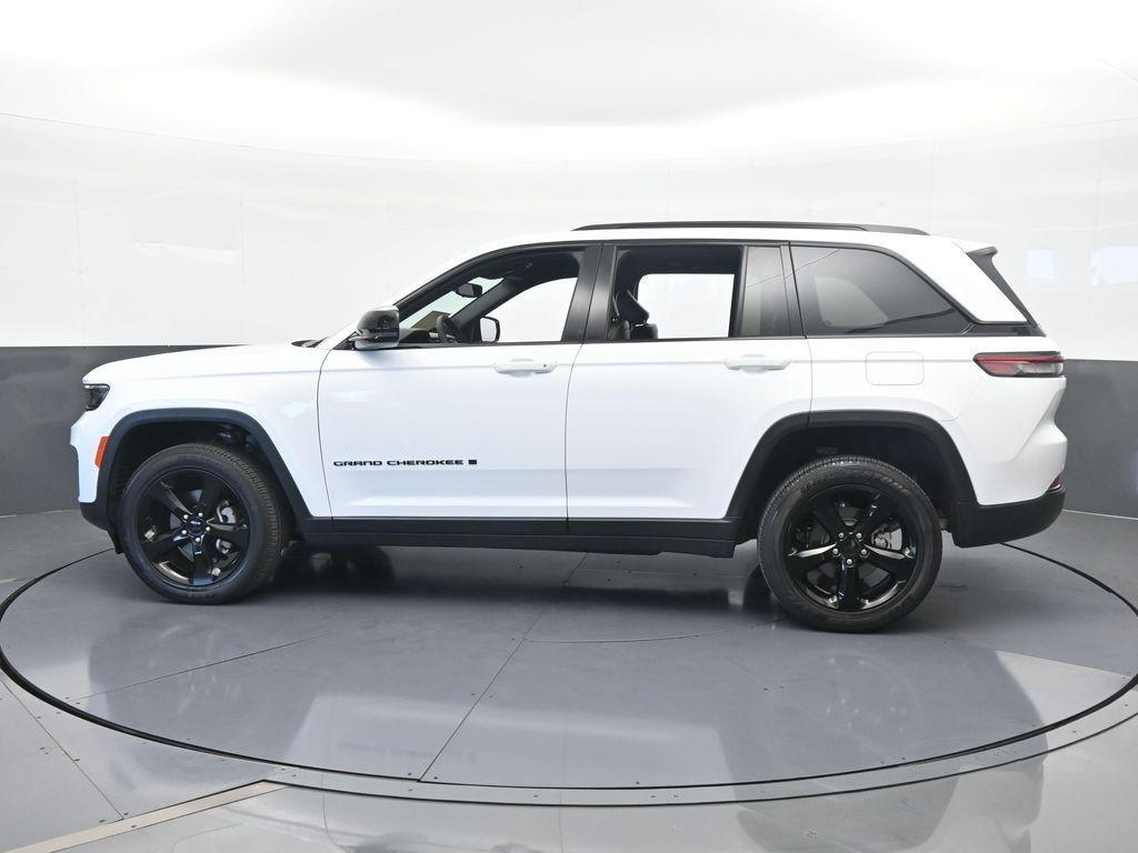 used 2024 Jeep Grand Cherokee car, priced at $44,995