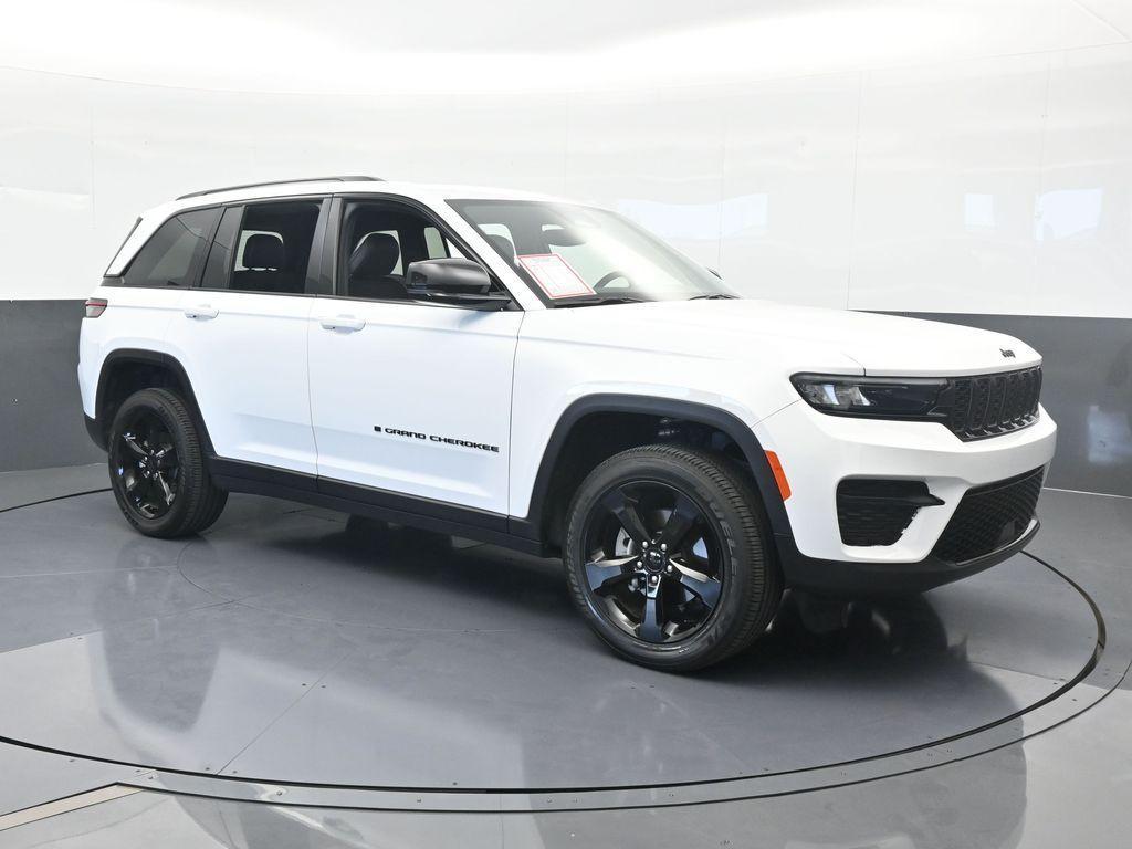 used 2024 Jeep Grand Cherokee car, priced at $44,995