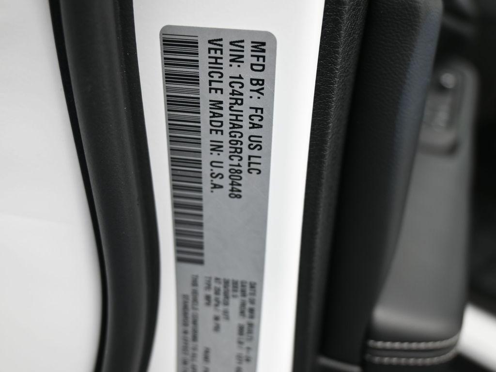 used 2024 Jeep Grand Cherokee car, priced at $44,995