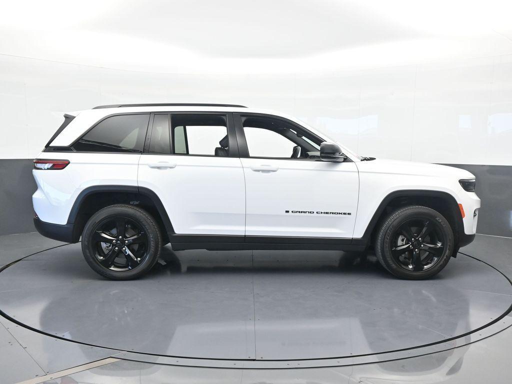 used 2024 Jeep Grand Cherokee car, priced at $44,995