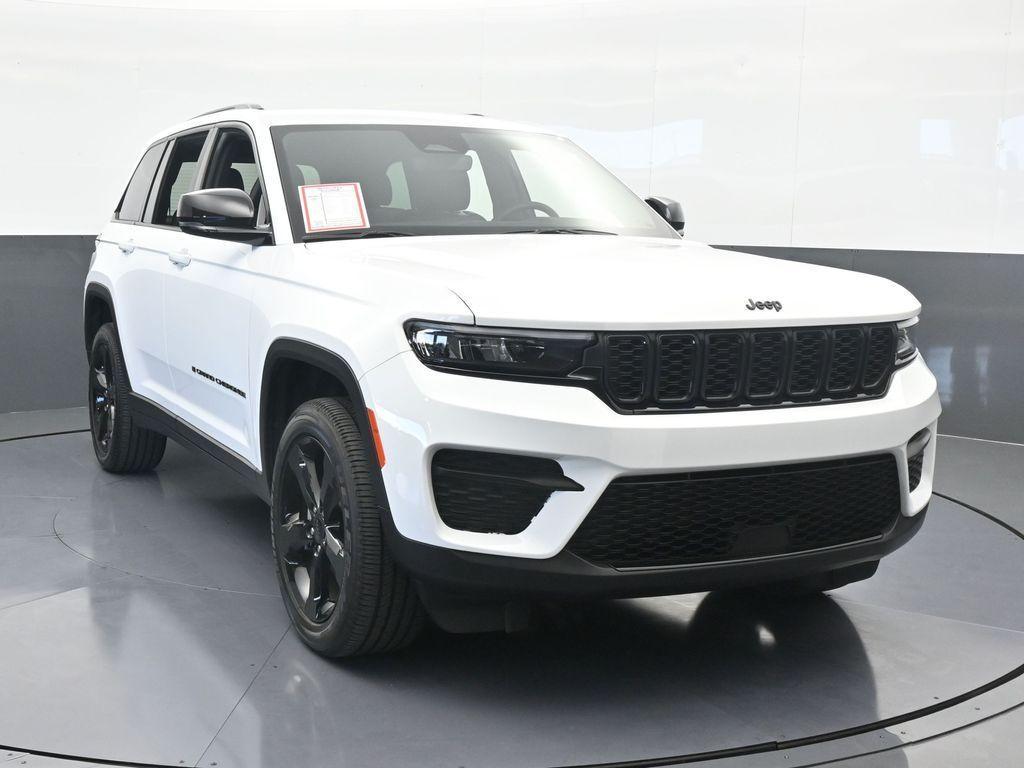 used 2024 Jeep Grand Cherokee car, priced at $44,995