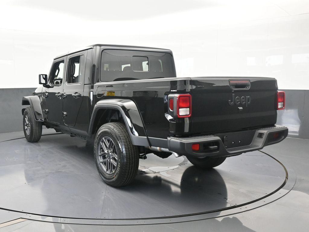 new 2025 Jeep Gladiator car